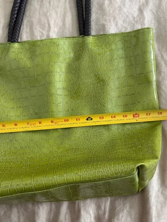 Neiman Marcus Green Crocodile Braided Handle Lined Tote Bag - Picture 10 of 11